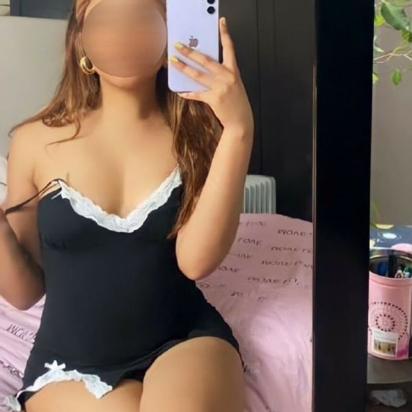 Hello, I am a sexy Sevillian girl. I live in Seville but I go to your hotel or apartment in the Huelva area as long as the appointment is confirmed as far in advance as possible. I am a sensual and dedicated girl, I do all the service less anal sex. If you want to spend an unforgettable moment, contact me